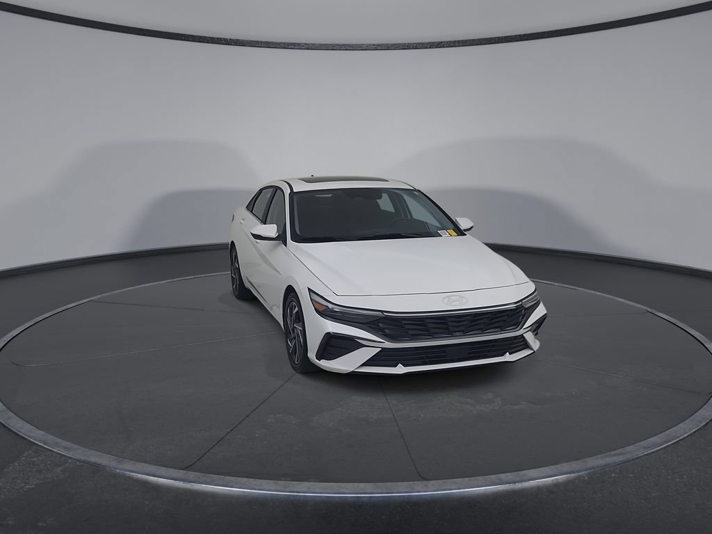 Used 2025 Hyundai Elantra Limited FWD image 3
