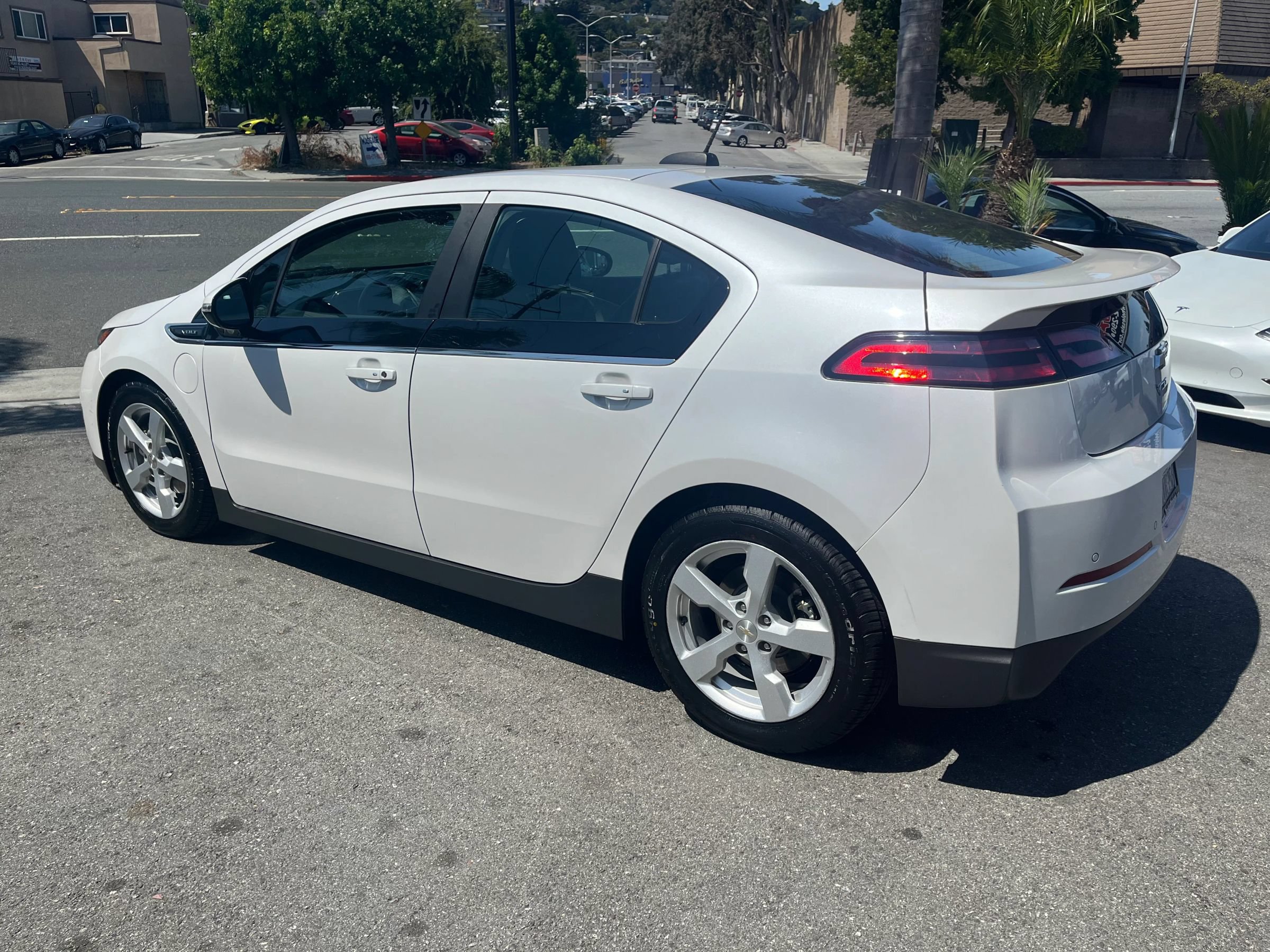 Used 2015 Chevrolet Volt Premium w/ Premium Trim Package FWD image 5
