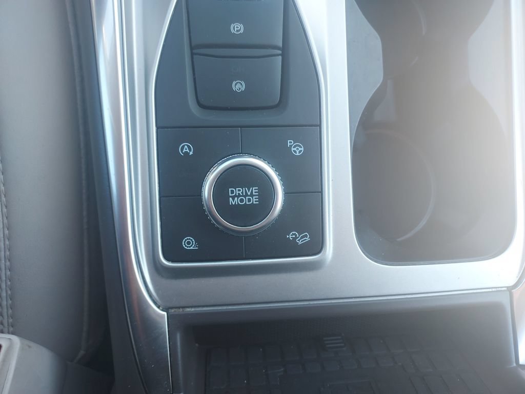 Used 2020 Ford Explorer Platinum w/ Premium Technology Package AWD/4WD image 23