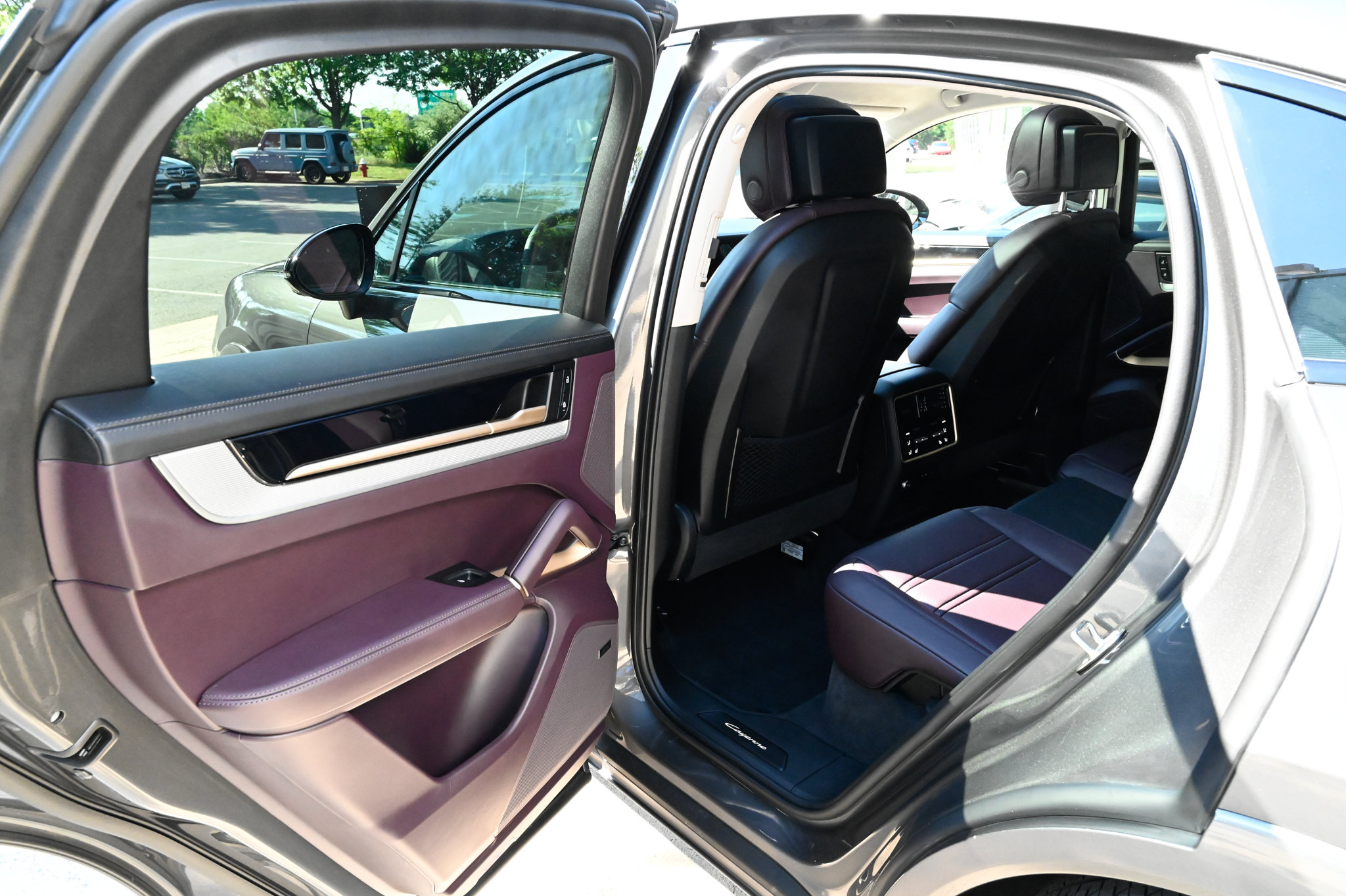 Used 2025 Porsche Cayenne S AWD/4WD image 35