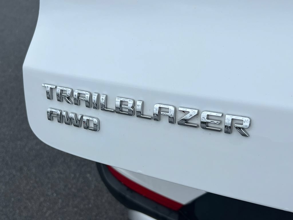 Used 2025 Chevrolet TrailBlazer LT AWD/4WD image 15