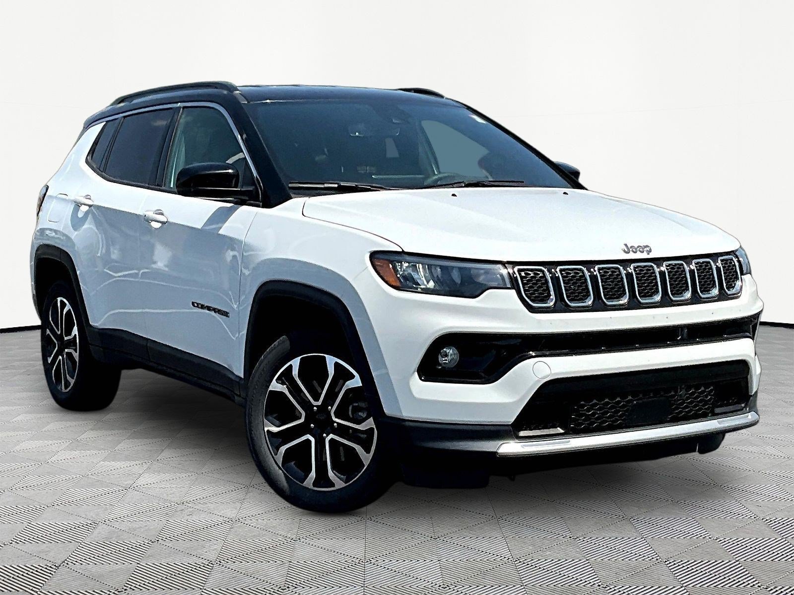 Used 2023 Jeep Compass Limited AWD/4WD image 3