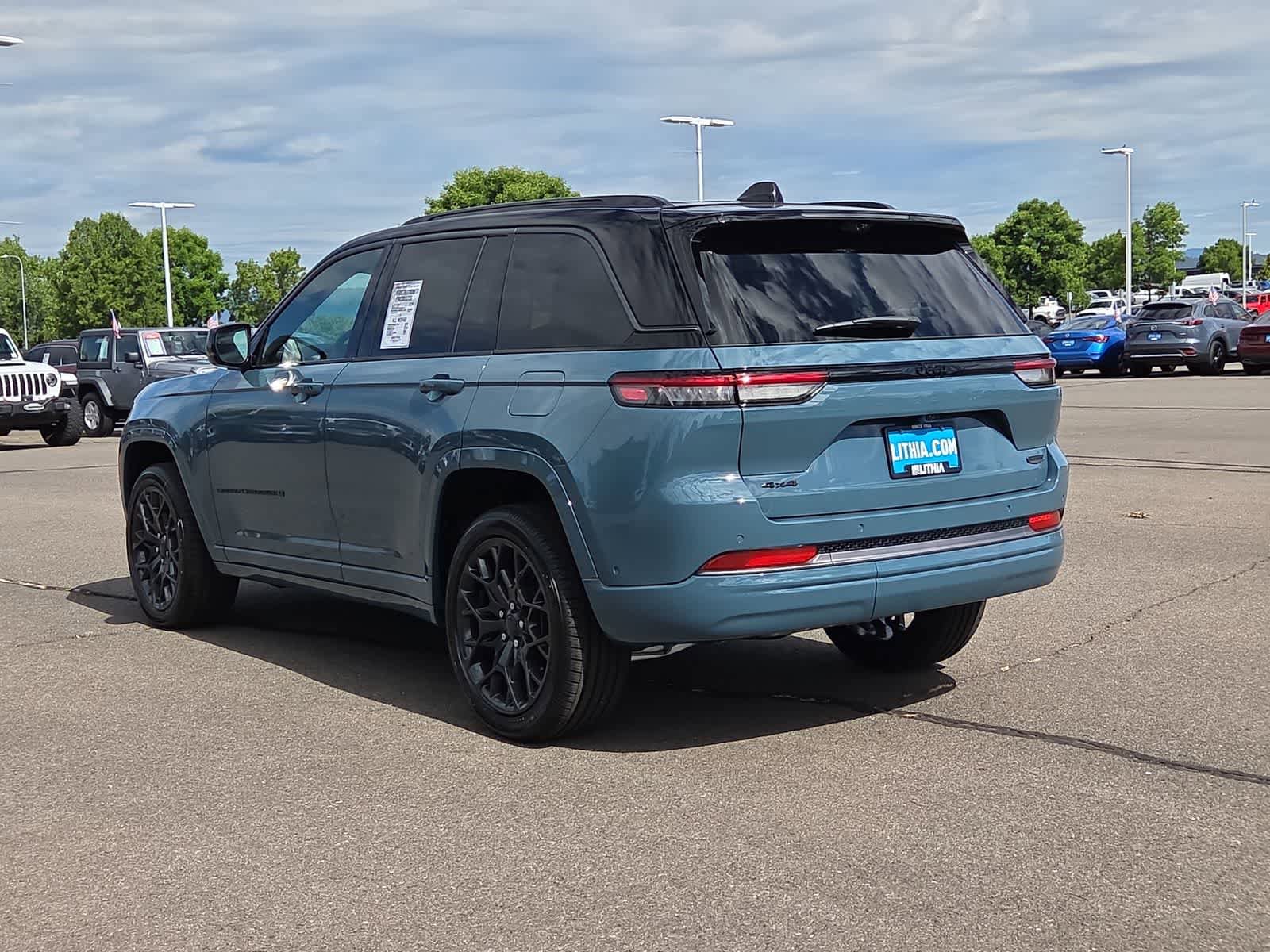 New 2026 Jeep Grand Cherokee Summit AWD/4WD image 12