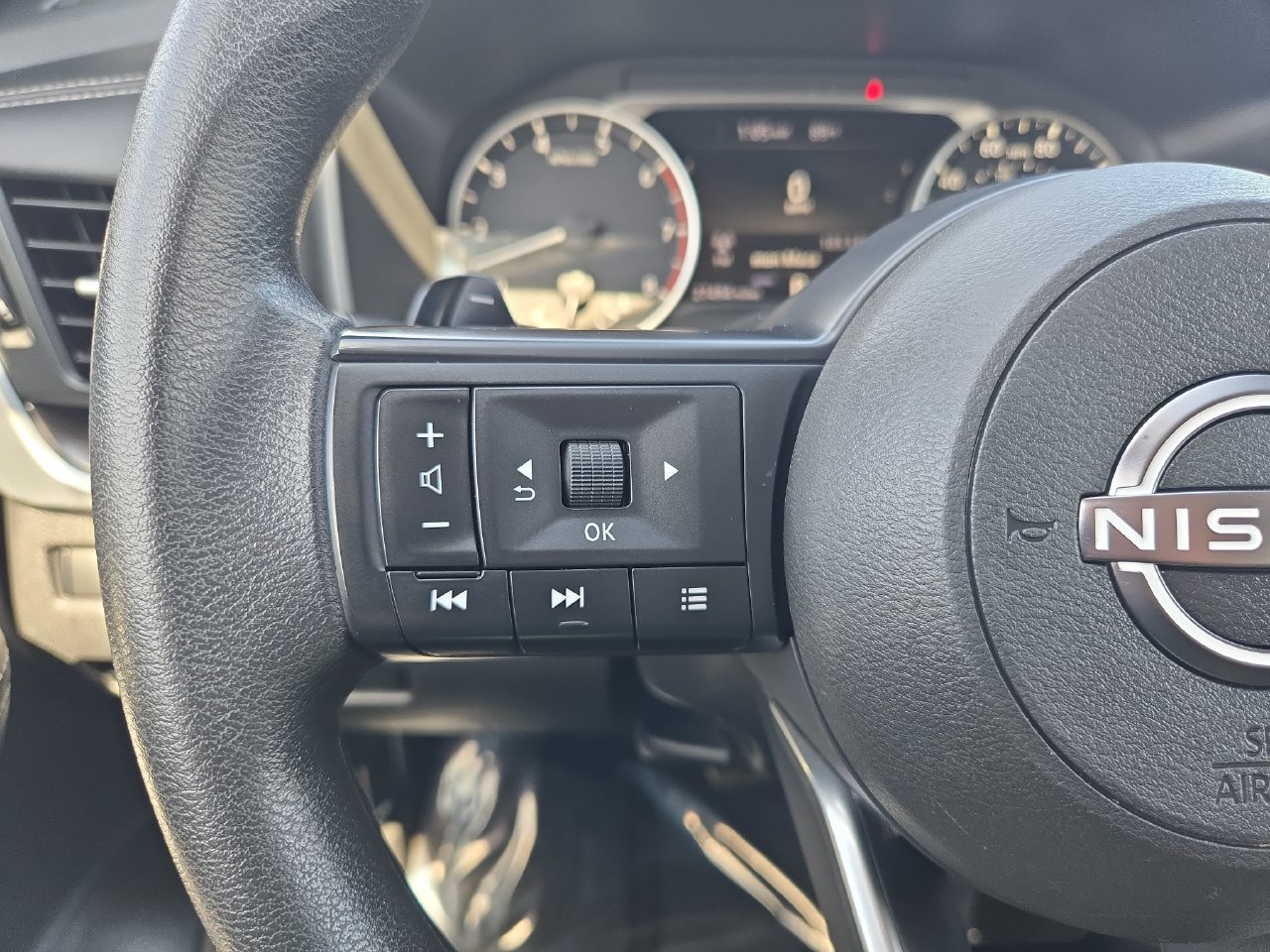 Certified 2024 Nissan Rogue SV AWD/4WD image 17