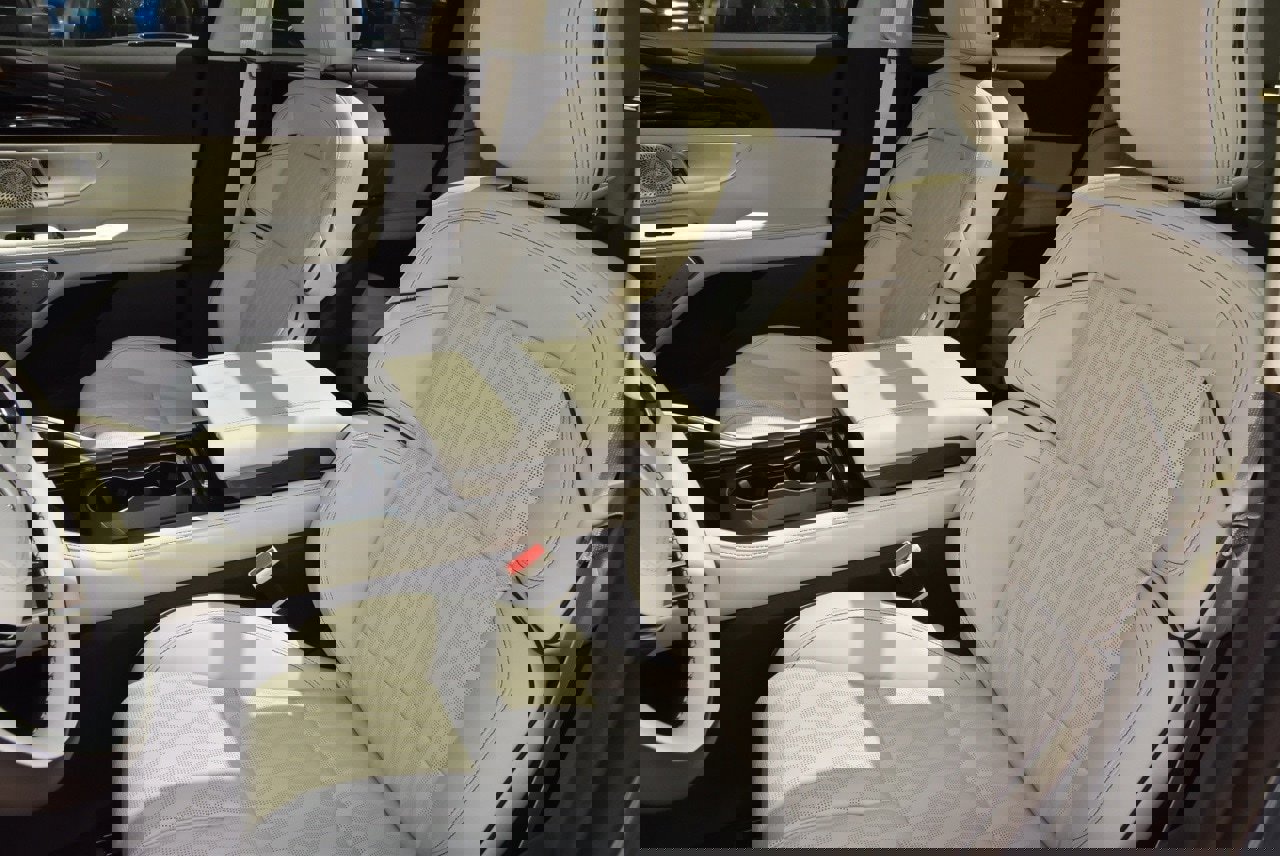 New 2025 Lincoln Nautilus Black Label w/ Jet Appearance Package image 31