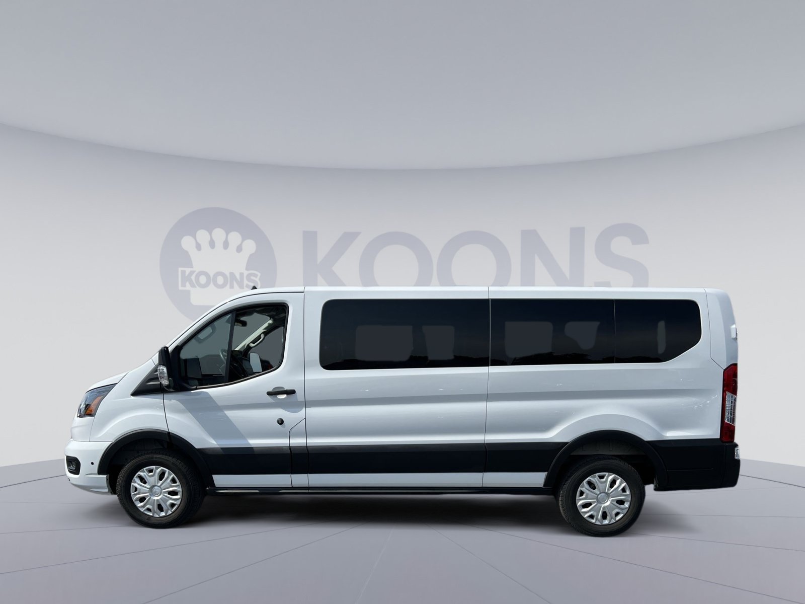 Used 2025 Ford Transit 350 XLT RWD image 2