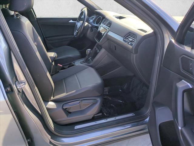 Used 2020 Volkswagen Tiguan SE R-Line FWD image 22