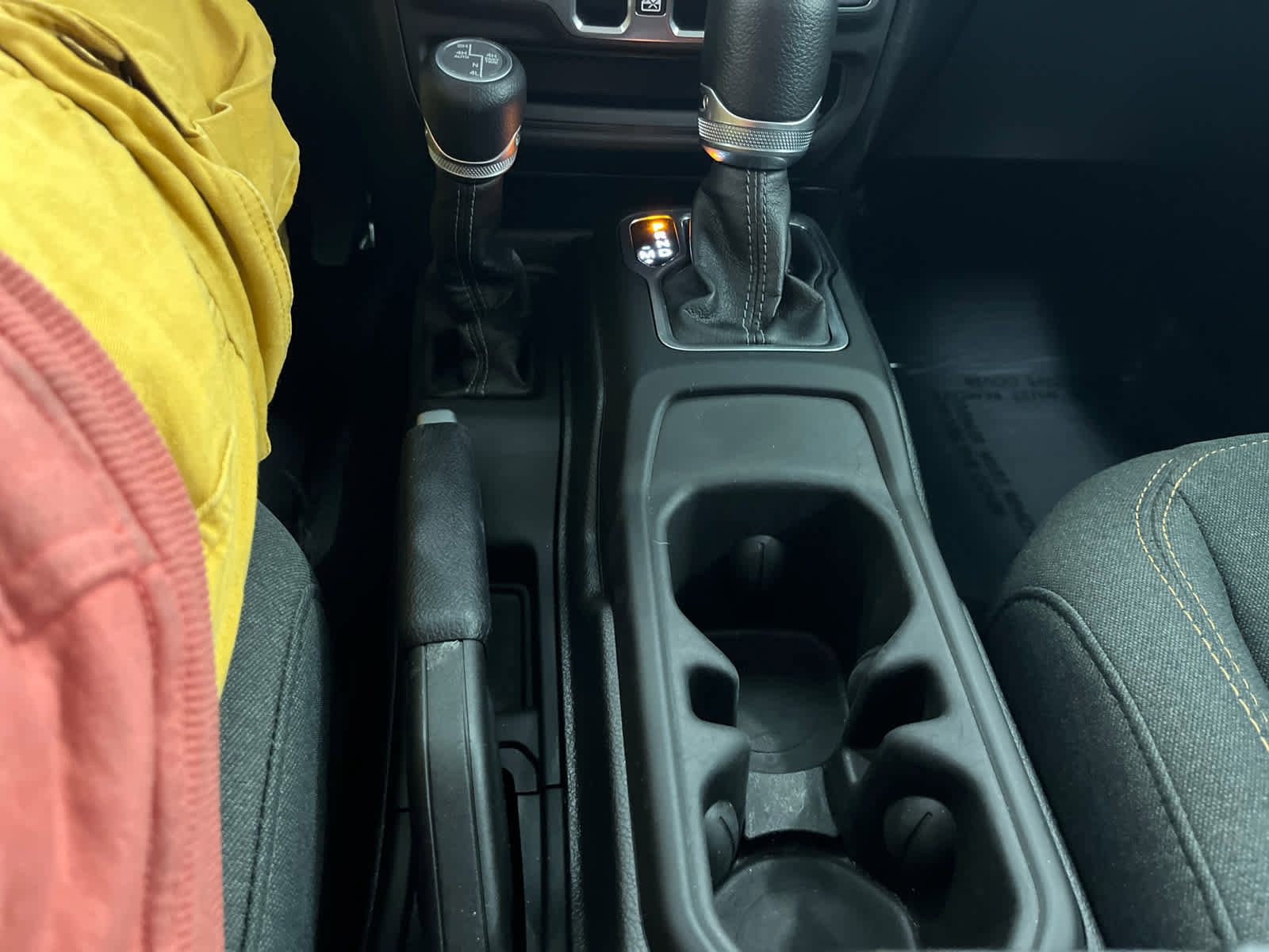 Used 2025 Jeep Wrangler Sahara image 22