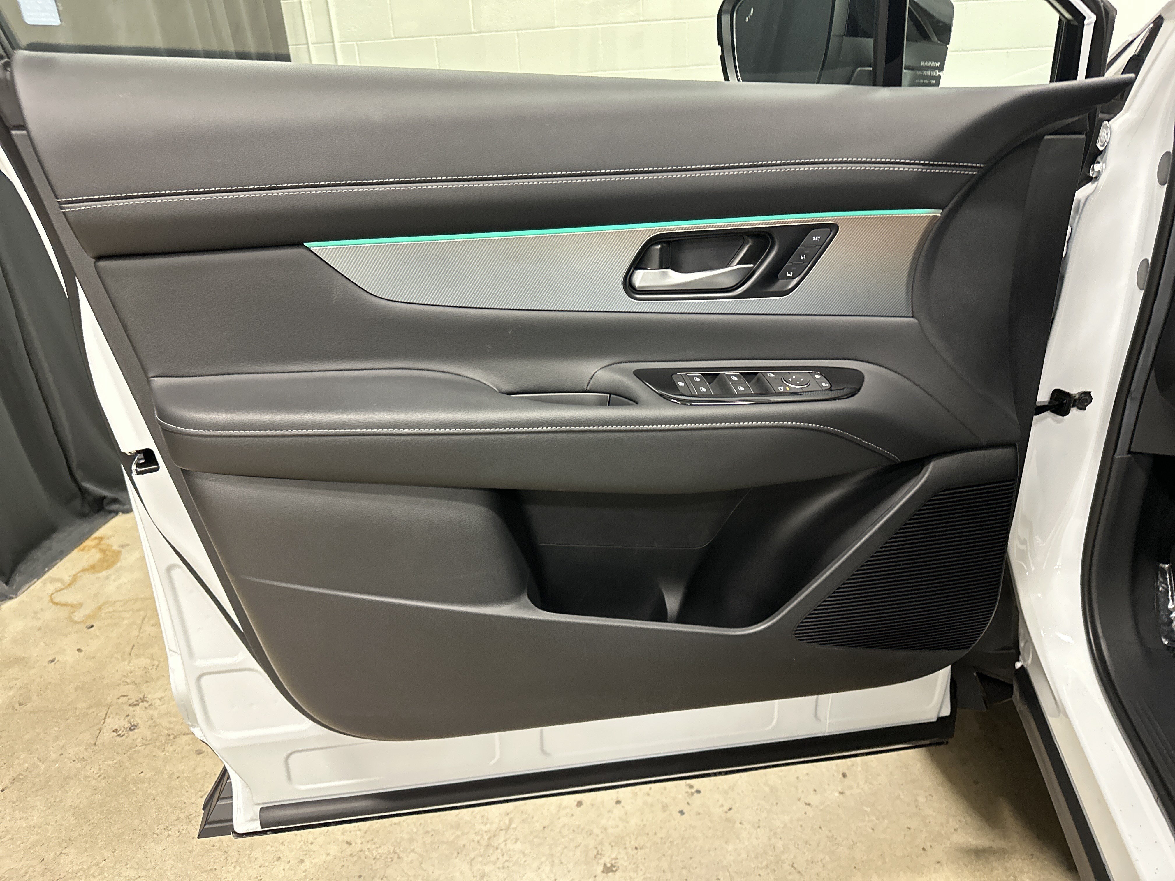 Used 2025 Nissan Murano SL AWD/4WD image 14
