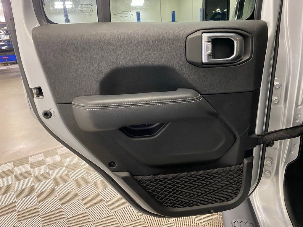 Used 2023 Jeep Wrangler Unlimited Sahara image 20