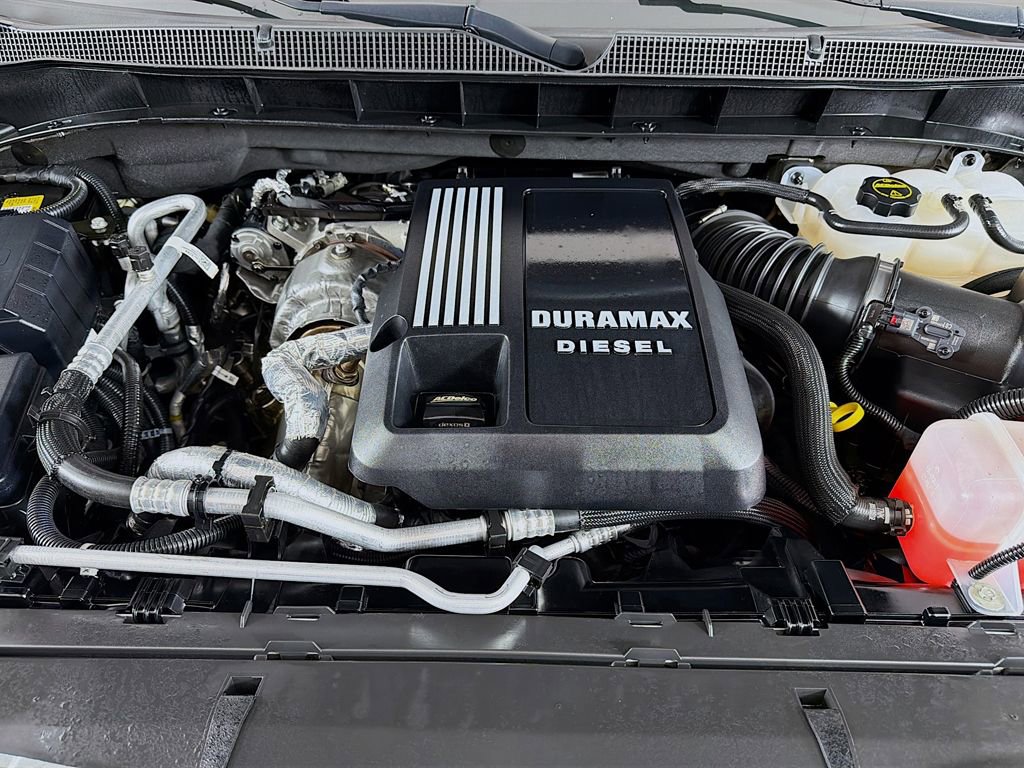 Used 2024 Chevrolet Suburban RST w/ Luxury Package image 20