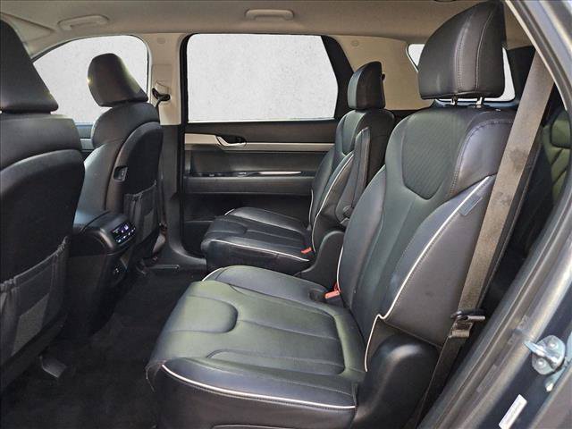 Used 2025 Hyundai Palisade SEL FWD image 14