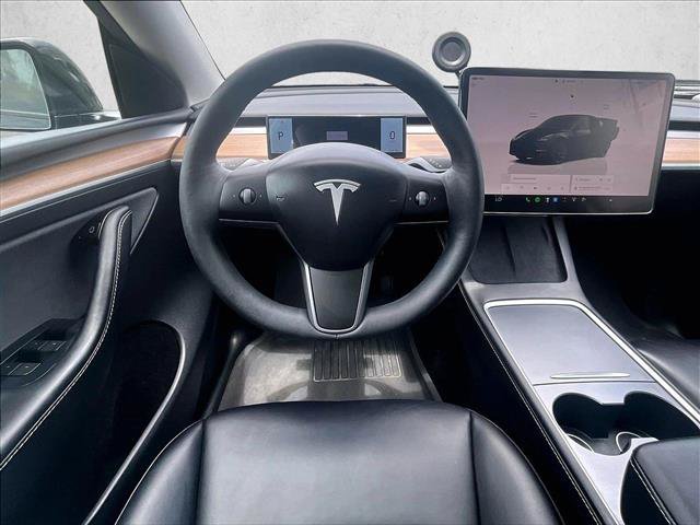 Used 2024 Tesla Model Y 2WD image 7
