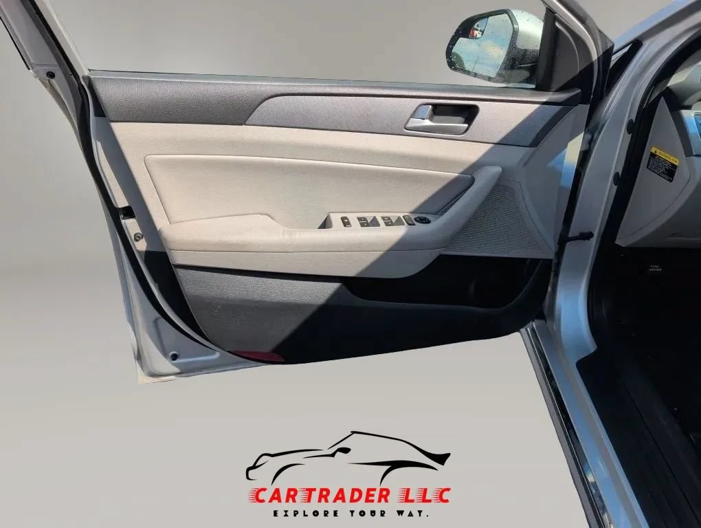 Used 2016 Hyundai Sonata SE FWD image 14