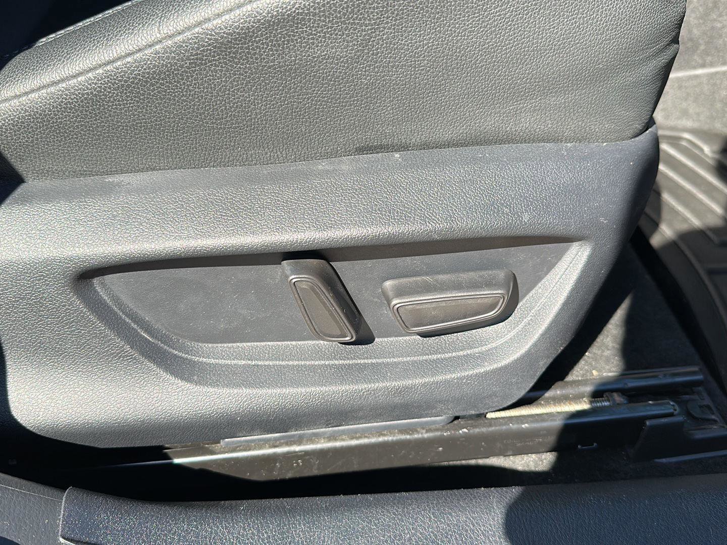 Used 2025 Toyota Camry XSE FWD image 19