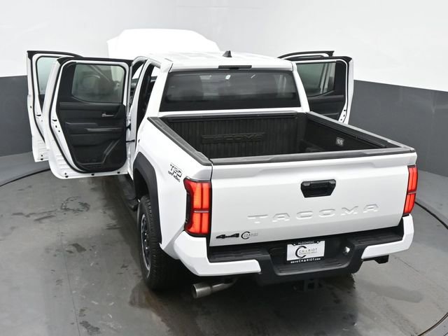Used 2025 Toyota Tacoma TRD Off-Road AWD/4WD image 64