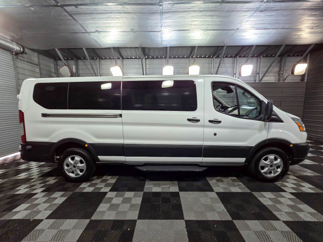 Used 2017 Ford Transit 350 XLT image 9