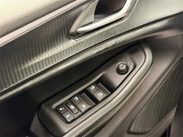 Used 2023 Jeep Grand Cherokee Laredo image 17