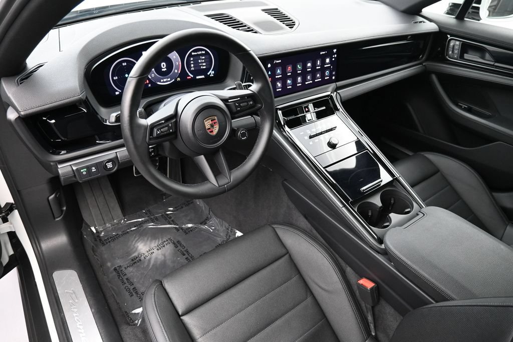 Certified 2025 Porsche Panamera RWD image 4