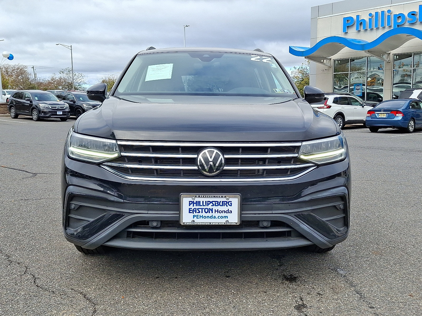 Used 2022 Volkswagen Tiguan S image 2