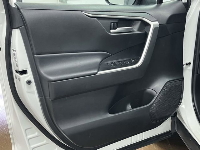 Used 2023 Toyota RAV4 XLE AWD/4WD image 16