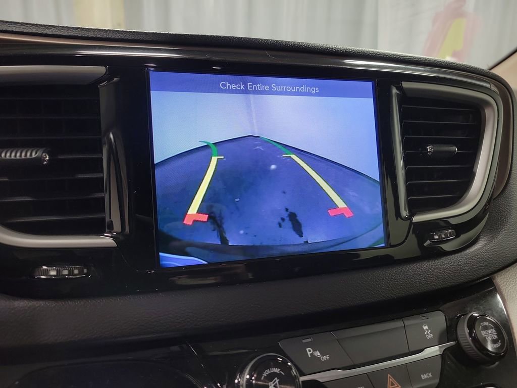 Used 2017 Chrysler Pacifica Touring-L w/ Tire & Wheel Group image 16