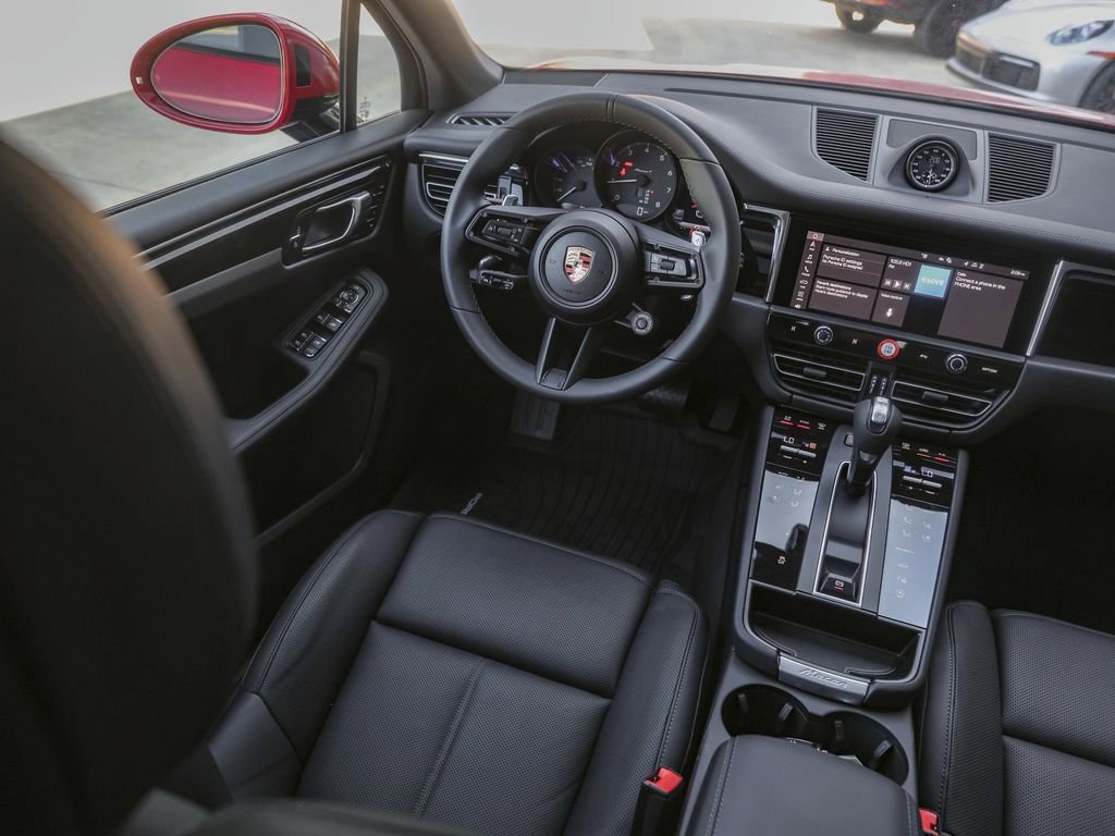 Certified 2026 Porsche Macan Turbo AWD/4WD image 36