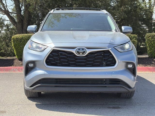 Used 2022 Toyota Highlander XLE image 12