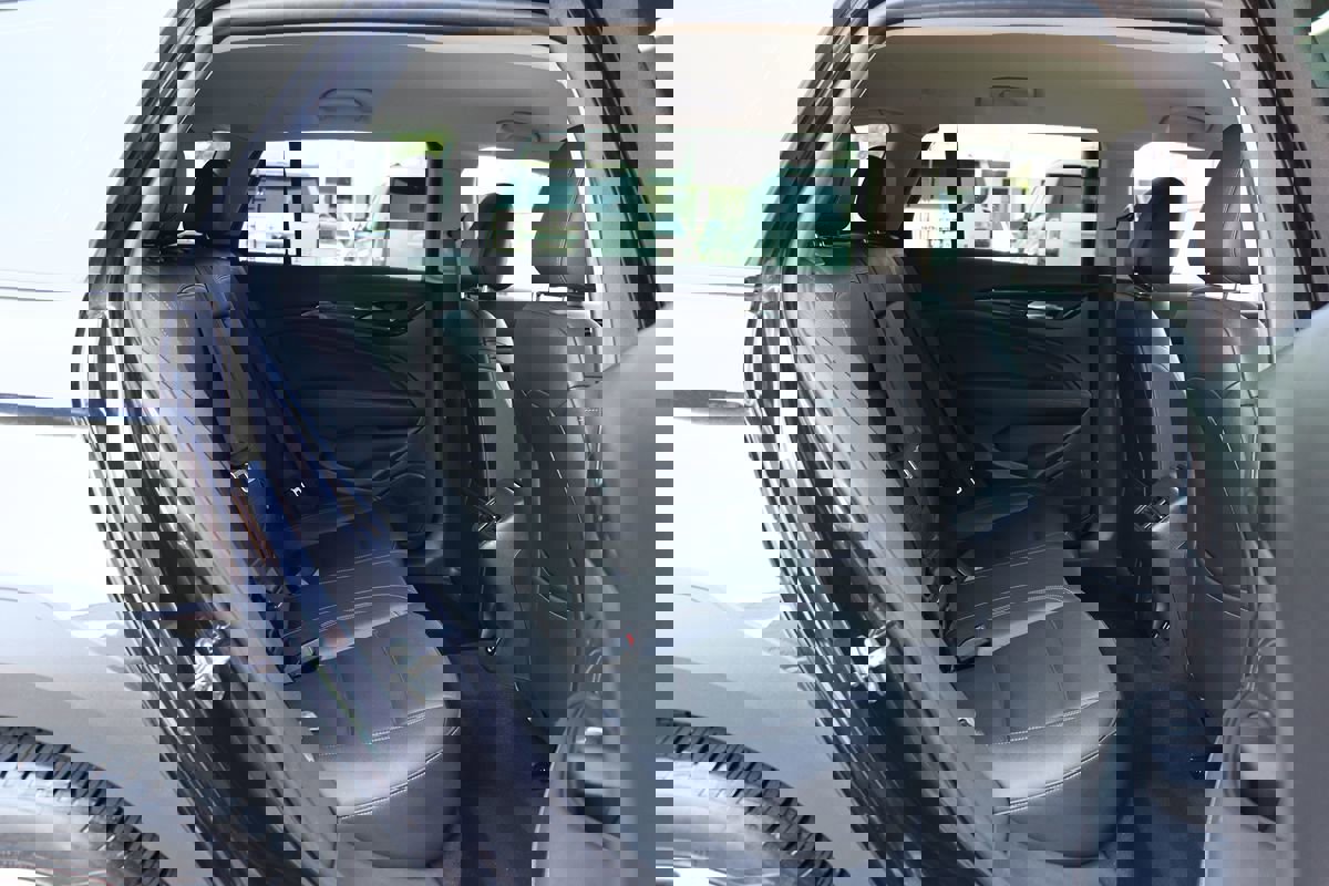 Used 2018 Buick Regal Essence w/ Driver Confidence Package #1 image 30