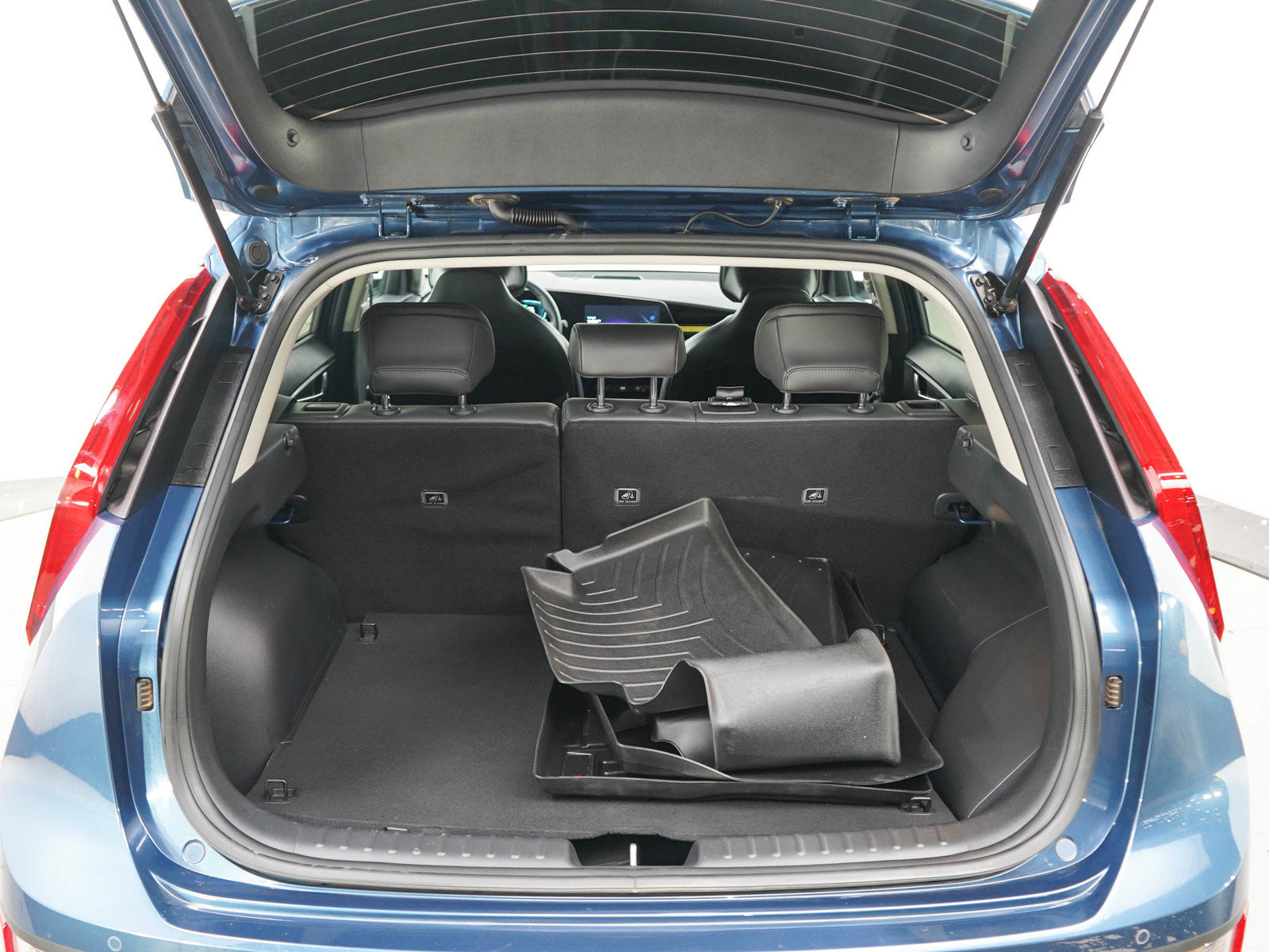 Used 2024 Kia Niro EX w/ EX Cold Weather Package FWD image 16
