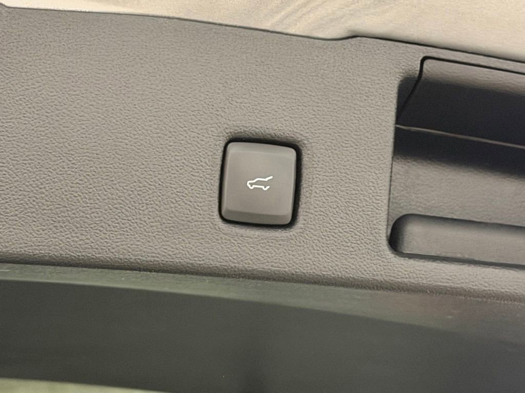 Used 2024 Ford Escape Platinum image 18