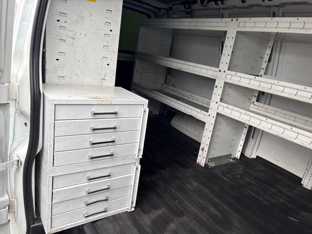 Used 2011 Chevrolet Express 2500 RWD image 28