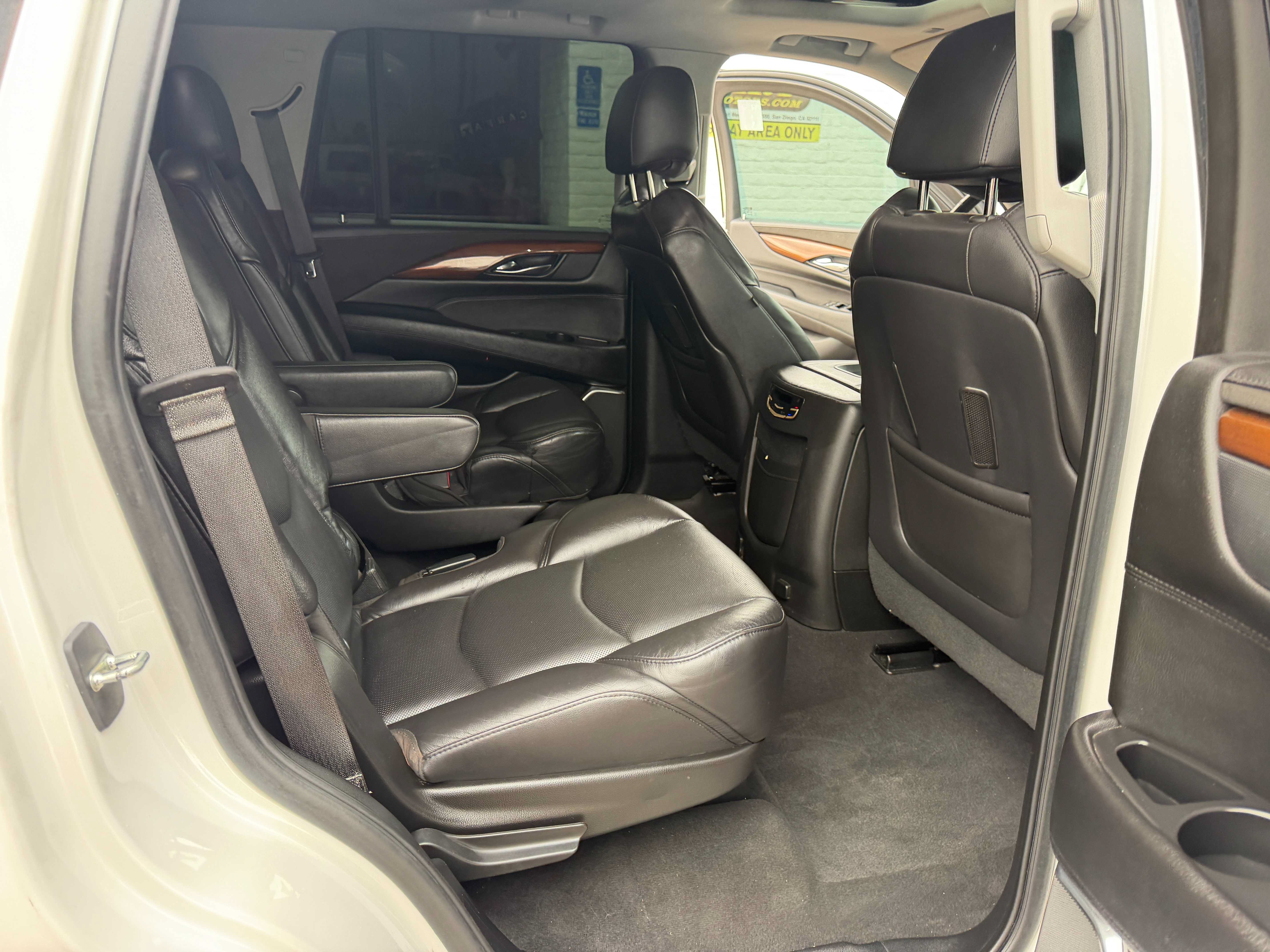 Used 2020 Cadillac Escalade Luxury RWD image 17