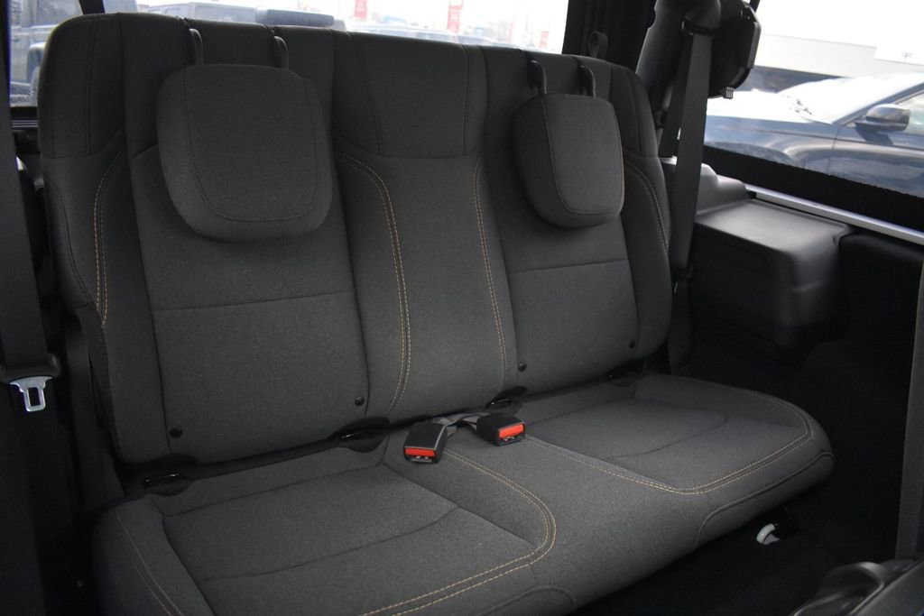 Used 2024 Jeep Wrangler Sport S image 16