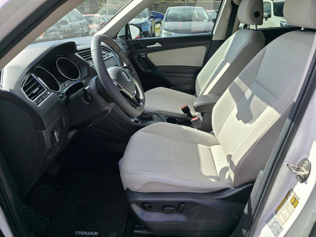 Used 2021 Volkswagen Tiguan SE FWD image 20