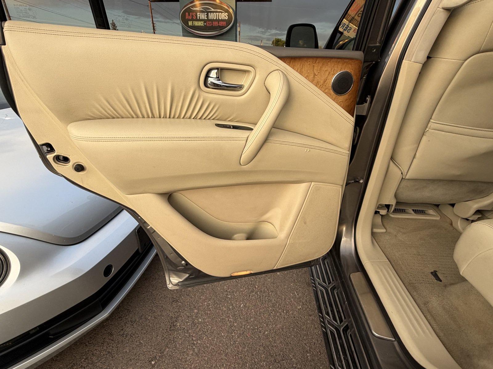 Used 2014 INFINITI QX80 2WD w/ Theater Package image 10