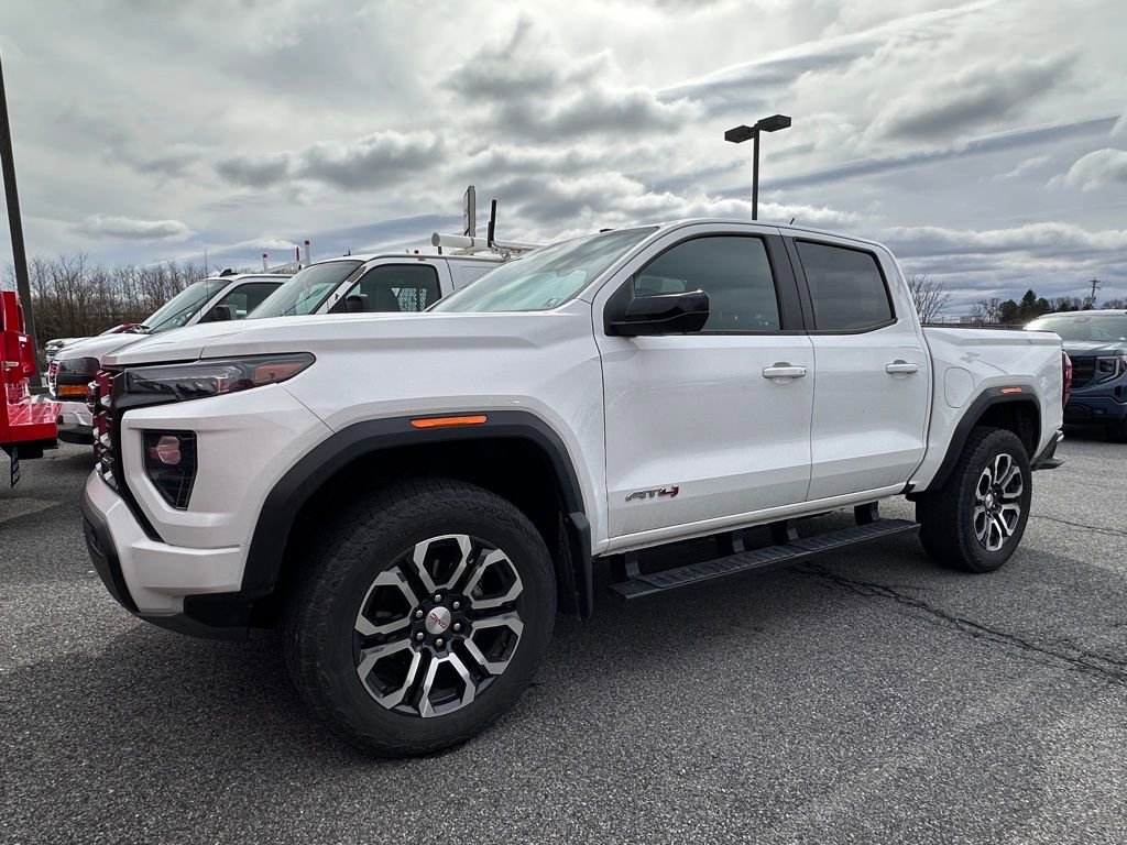 Used 2024 GMC Canyon AT4 w/ Technology Package image 2