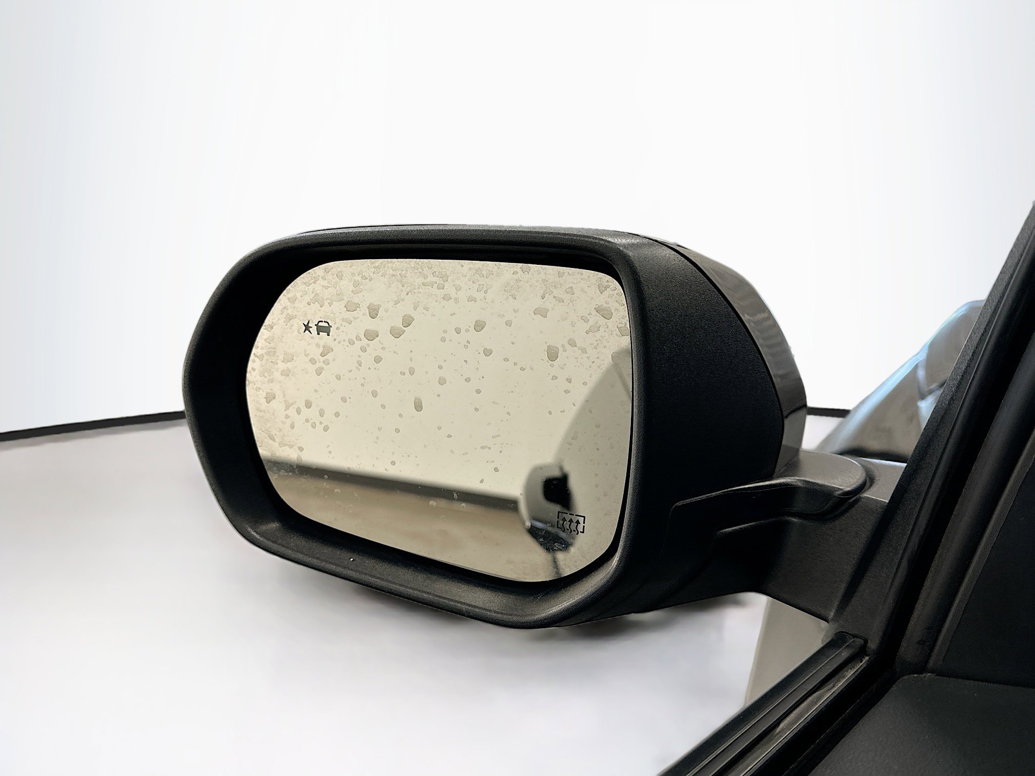 Used 2025 Chevrolet Traverse LT image 16