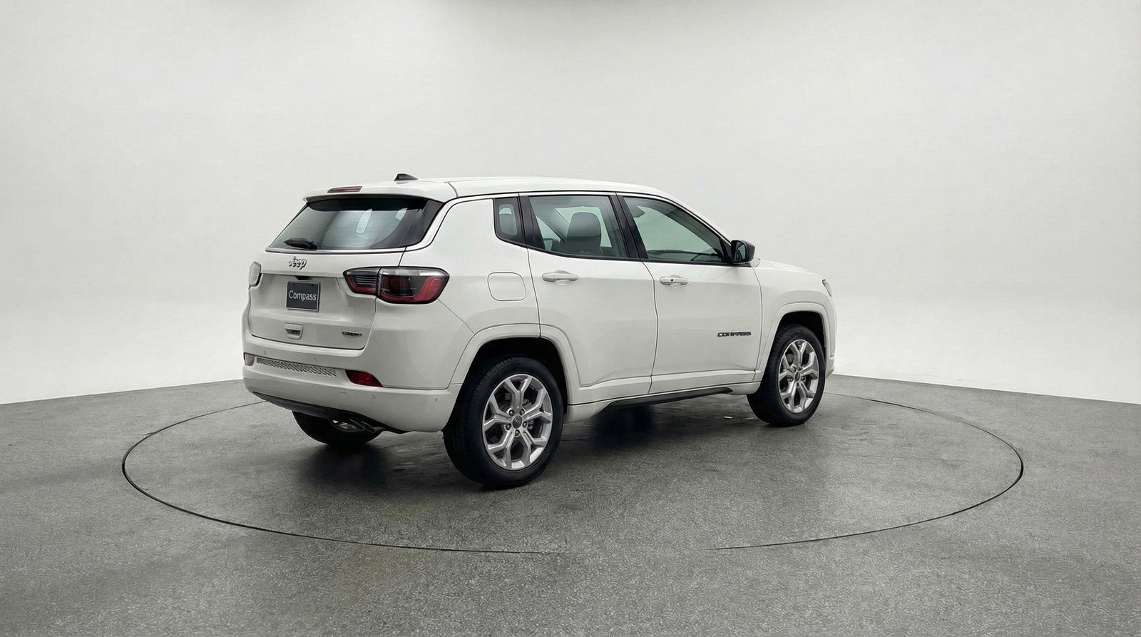 Used 2025 Jeep Compass Latitude AWD/4WD image 9