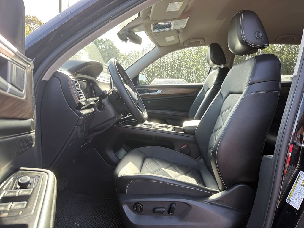 Used 2024 Volkswagen Atlas SE FWD image 11