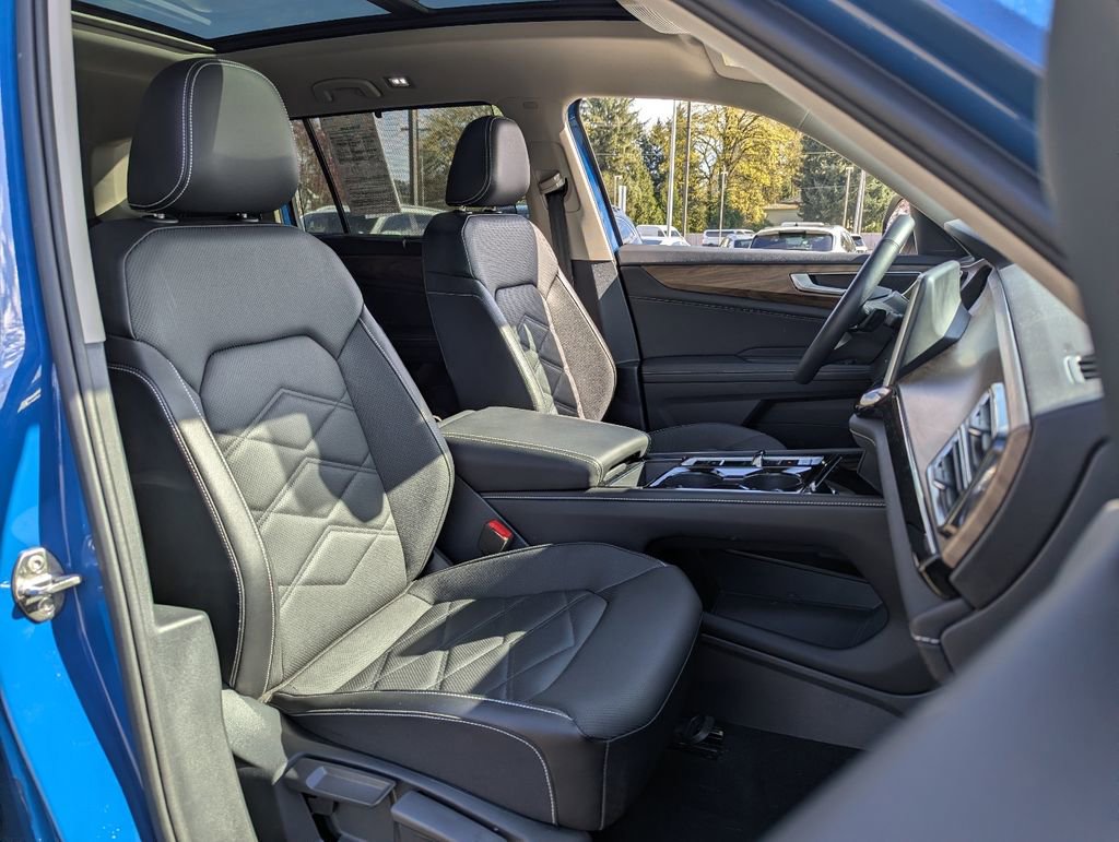 Used 2025 Volkswagen Atlas SE w/ Panoramic Sunroof Package AWD/4WD image 38