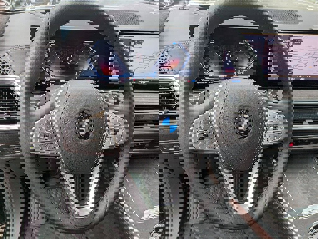 New 2025 BMW X7 xDrive40i w/ Premium Package image 17