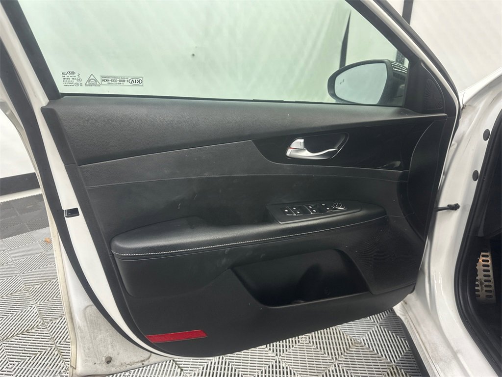 Used 2021 Kia Forte GT-Line image 11