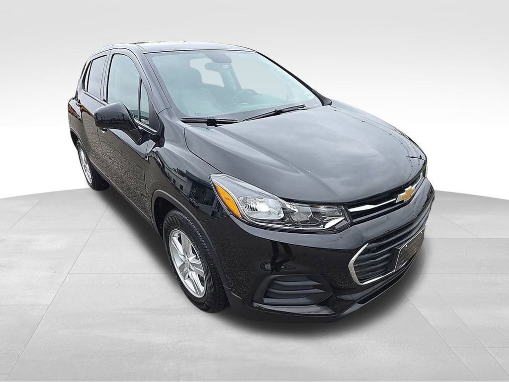 Used 2022 Chevrolet Trax LS w/ Tint and Cruise Package