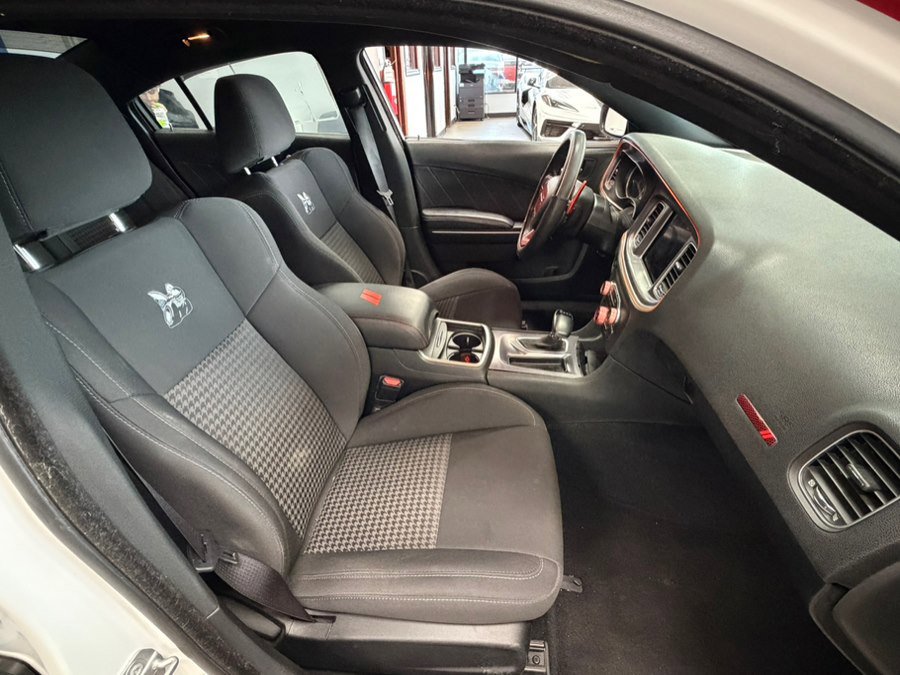 Used 2019 Dodge Charger Scat Pack w/ Navigation & Travel Group RWD image 37
