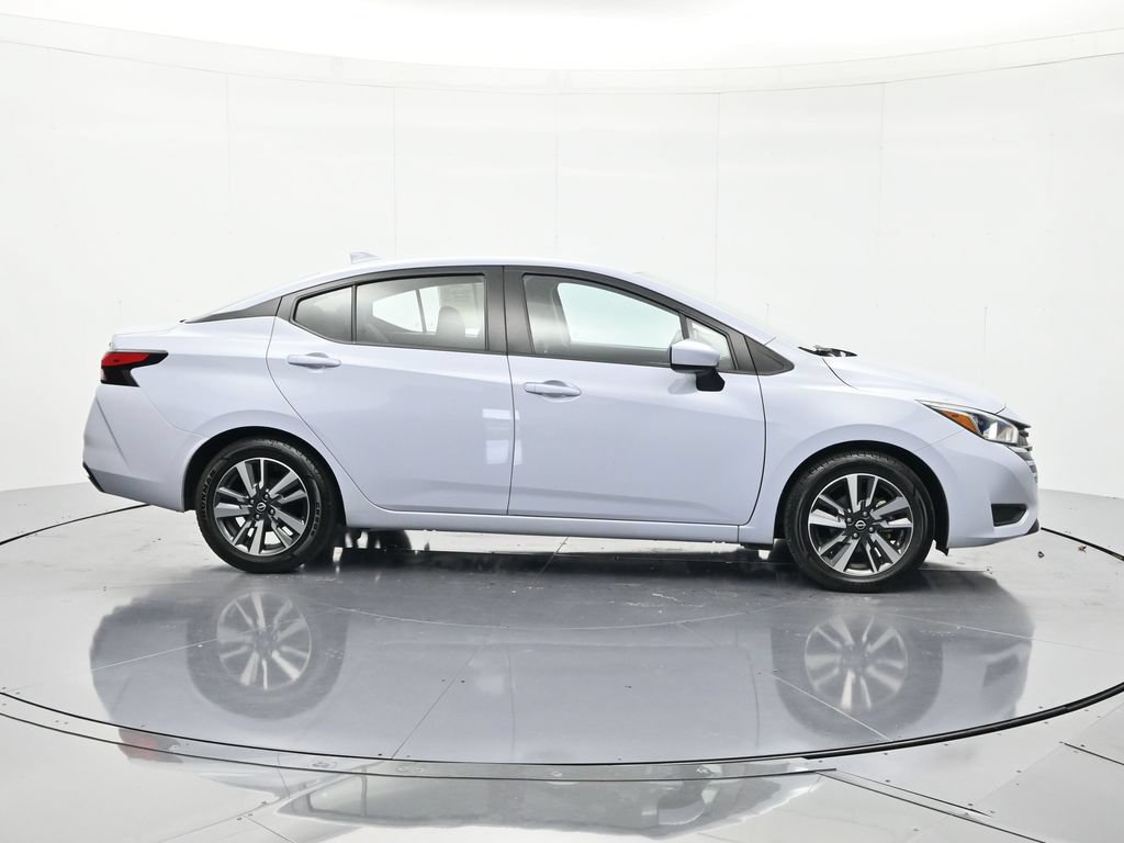 Used 2024 Nissan Versa SV FWD image 4