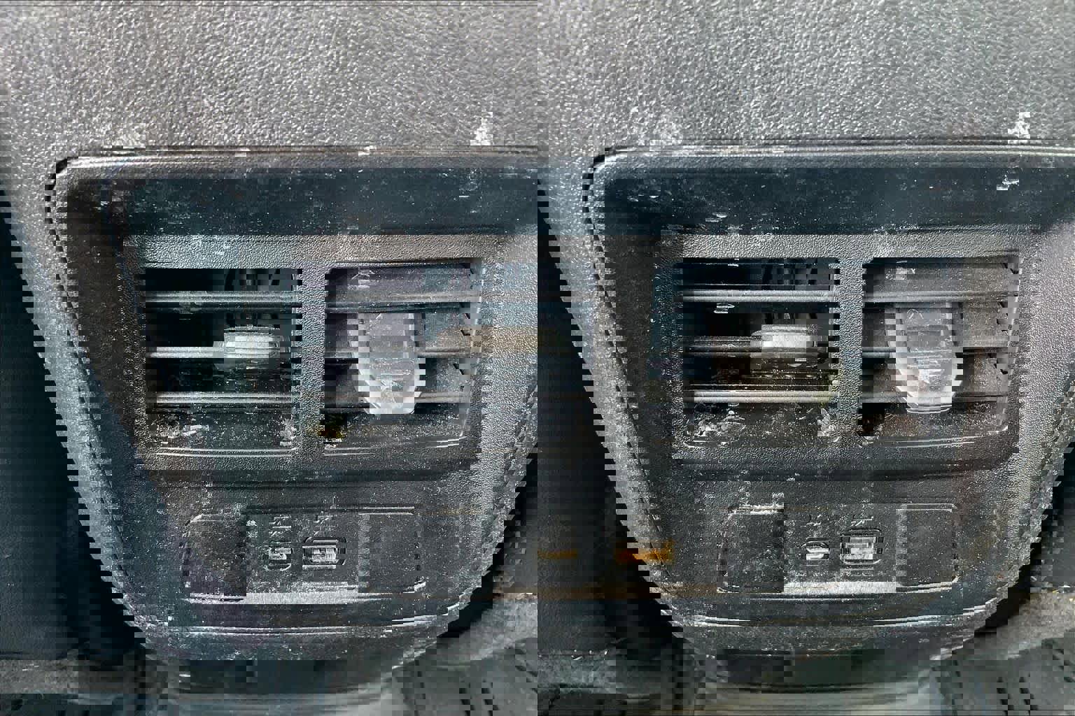 Used 2024 GMC Canyon AT4 w/ Technology Package image 34