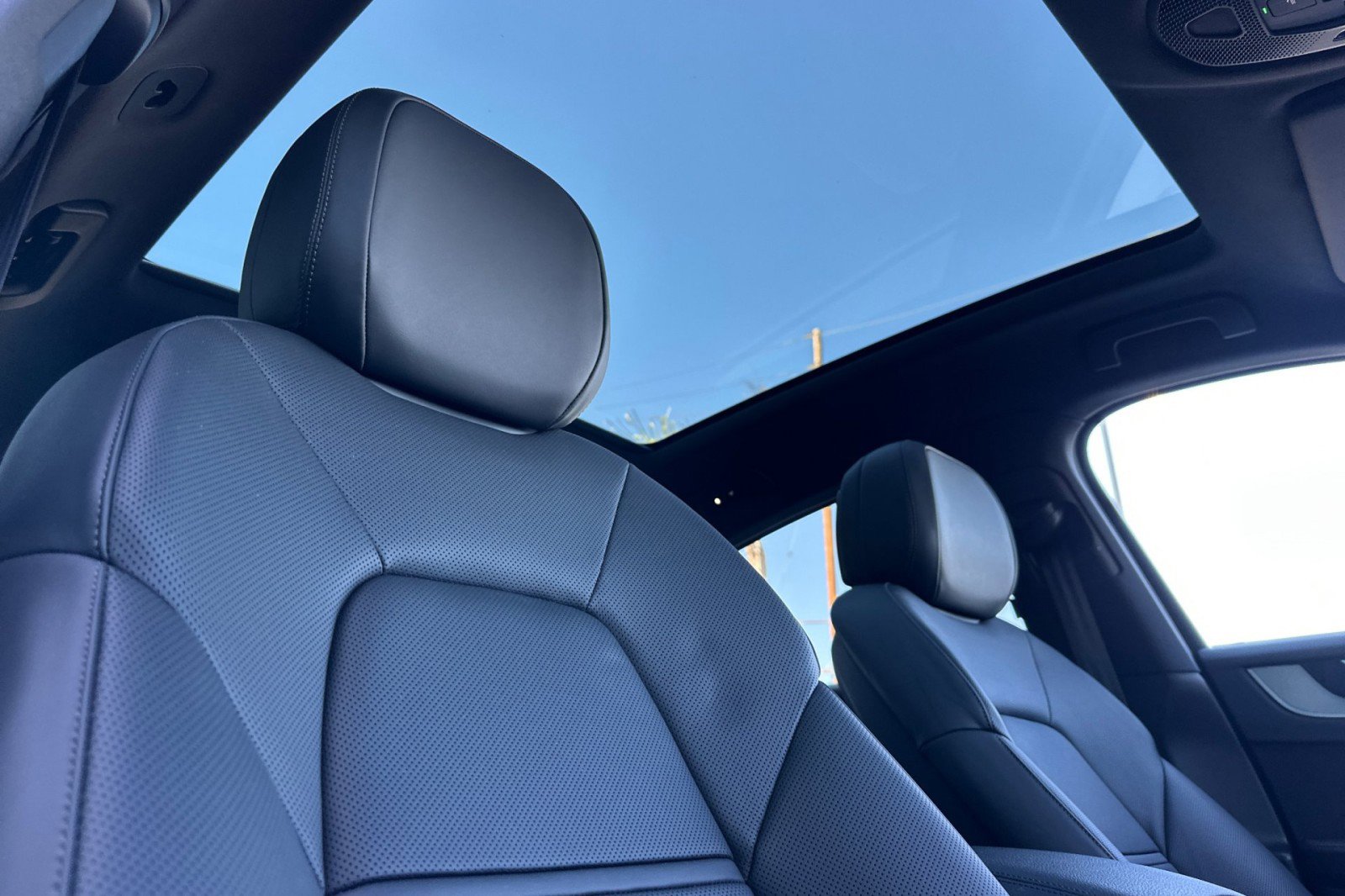 Used 2025 Porsche Cayenne Coupe image 17