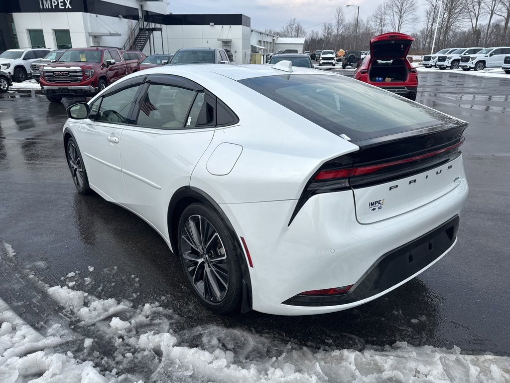 Used 2024 Toyota Prius XLE image 3