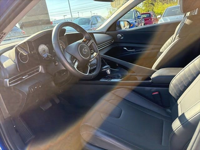 Certified 2023 Hyundai Elantra Limited image 13